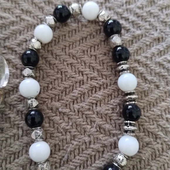 SALE: Set of Elegant Pre-Owned Stretchy Costume Jewelry Bracelets - Picture 3 of 4